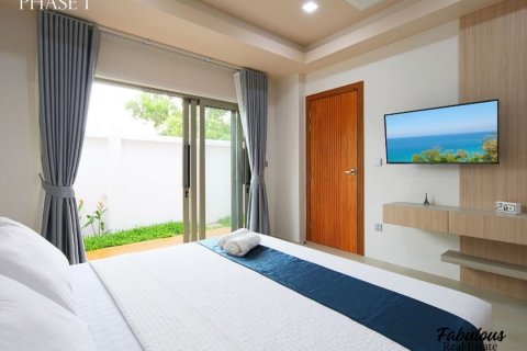 Chalet de 3 dormitorios en Chalong, Tailandia № 179424 - foto 18