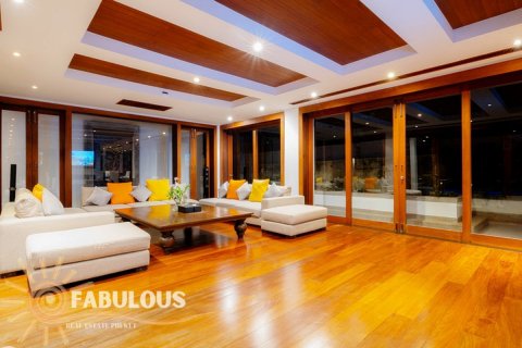 Chalet de 5 dormitorios en Bang Tao, Tailandia № 179422 - foto 13