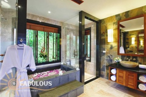 Chalet de 5 dormitorios en Bang Tao, Tailandia № 179422 - foto 6
