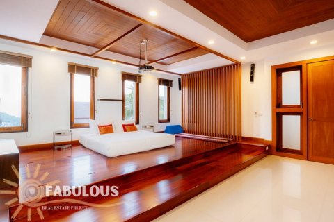 Chalet de 5 dormitorios en Bang Tao, Tailandia № 179422 - foto 14