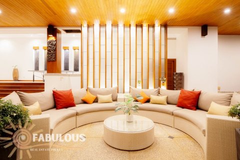Chalet de 5 dormitorios en Bang Tao, Tailandia № 179422 - foto 16