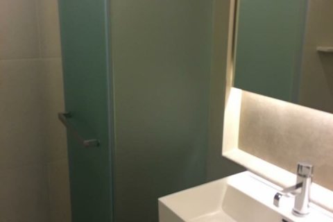 Condominio de 2 dormitorios en Bangkok, Tailandia № 144048 - foto 11