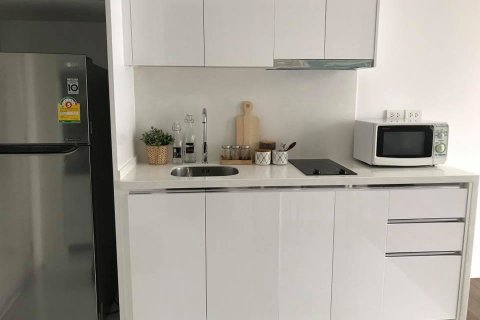 Condominio de 1 dormitorio en Yan Nawa, Bangkok, Tailandia № 144045 - foto 7