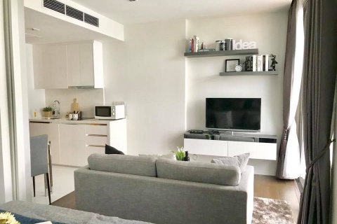 Condominio de 1 dormitorio en Yan Nawa, Bangkok, Tailandia № 144045 - foto 6