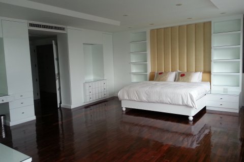 Condominio de 5 dormitorios en Bangkok, Tailandia № 144043 - foto 10