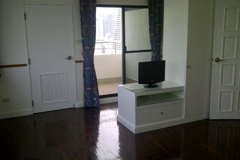 Condominio de 5 dormitorios en Bangkok, Tailandia № 144043 - foto 2