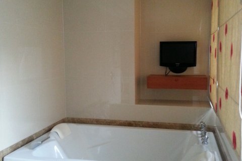 Condominio de 5 dormitorios en Bangkok, Tailandia № 144043 - foto 20