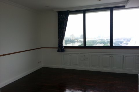 Condominio de 5 dormitorios en Bangkok, Tailandia № 144043 - foto 3