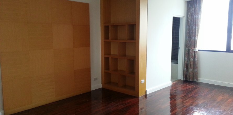 Condominio de 5 dormitorios en Bangkok, Tailandia № 144043