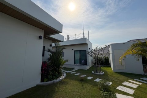 Chalet de 3 dormitorios en Hua Hin, Tailandia № 169740 - foto 11
