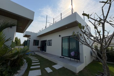 Chalet de 3 dormitorios en Hua Hin, Tailandia № 169740 - foto 9