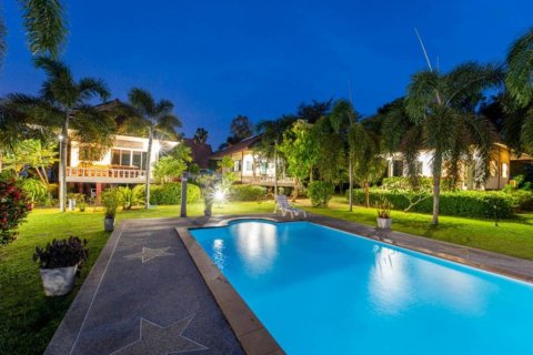 Casa de 18 dormitorios en Surat Thani, Tailandia № 134690 - foto 6