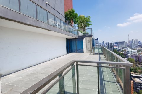 Ático de 5 dormitorios en Bangkok, Tailandia № 180904 - foto 9