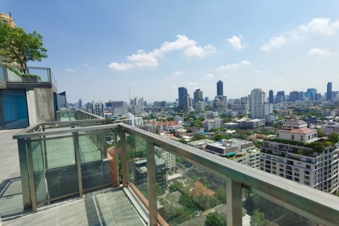 Ático de 5 dormitorios en Bangkok, Tailandia № 180904 - foto 8