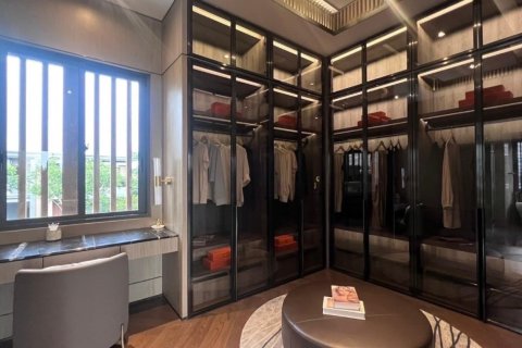 Casa de 5 dormitorios en Bangkok, Tailandia № 180900 - foto 16
