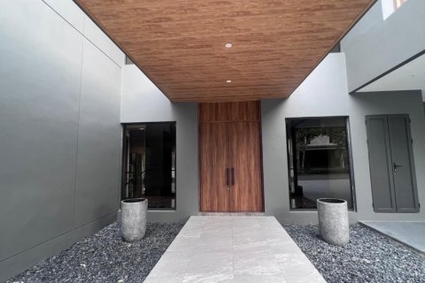 Casa de 5 dormitorios en Bangkok, Tailandia № 180900 - foto 19
