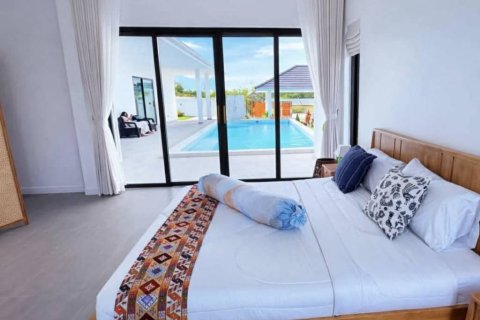 Chalet de 3 dormitorios en Hua Hin, Tailandia № 172809 - foto 10