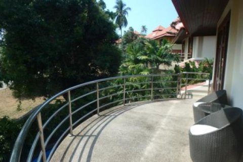 Chalet de 3 dormitorios en Surat Thani, Tailandia № 202934 - foto 3