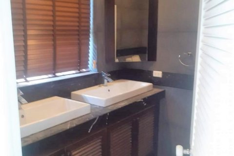 Casa de 5 dormitorios en Pattaya, Tailandia № 68586 - foto 17