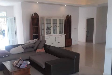 Casa de 5 dormitorios en Pattaya, Tailandia № 68586 - foto 9