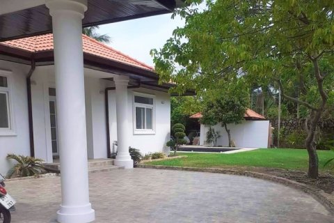 Casa de 5 dormitorios en Pattaya, Tailandia № 68586 - foto 5