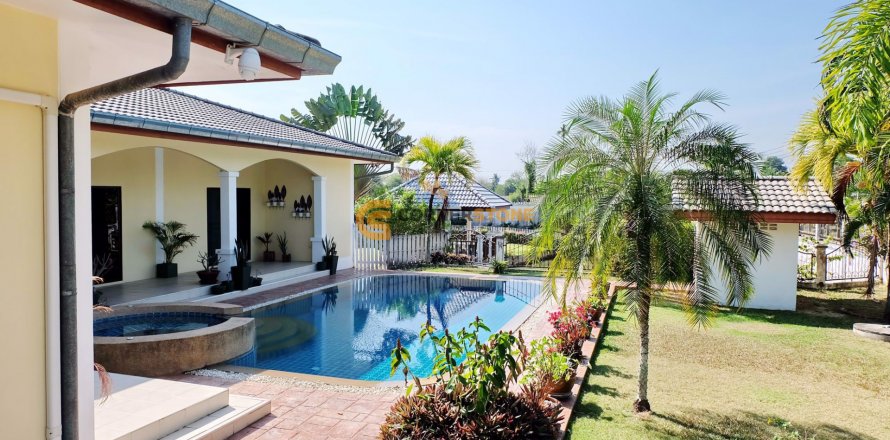 Estudio en Chonburi, Tailandia № 53711