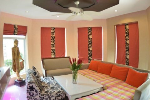 Casa de 7 dormitorios en Pattaya, Tailandia № 42293 - foto 10