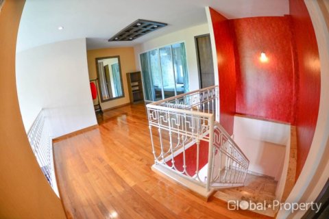 Casa de 7 dormitorios en Pattaya, Tailandia № 42293 - foto 21
