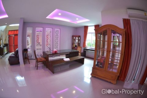 Casa de 7 dormitorios en Pattaya, Tailandia № 42293 - foto 9