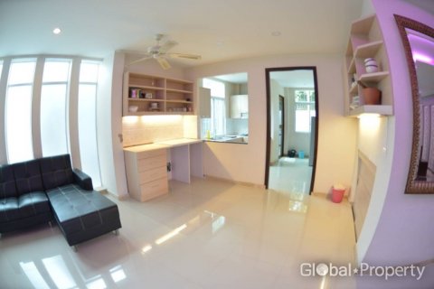 Casa de 7 dormitorios en Pattaya, Tailandia № 42293 - foto 25