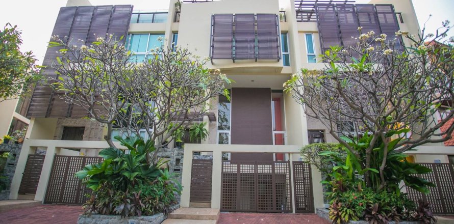 Casa de 3 dormitorios en Bangkok, Tailandia № 180908