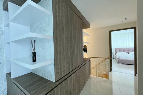 Condominio de 3 dormitorios en Bang Sare, Tailandia № 62865 - foto 12