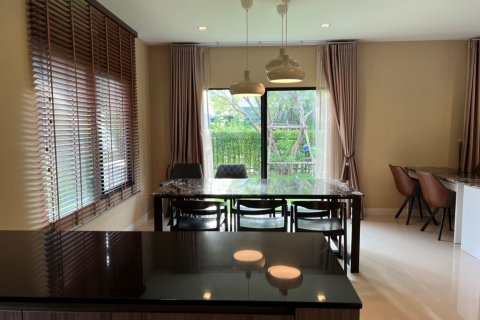 Casa de 3 dormitorios en Bangkok, Tailandia № 65597 - foto 9