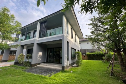 Casa de 3 dormitorios en Bangkok, Tailandia № 65597 - foto 2