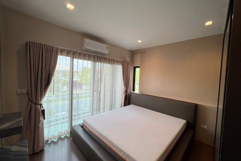 Casa de 3 dormitorios en Bangkok, Tailandia № 65597 - foto 10