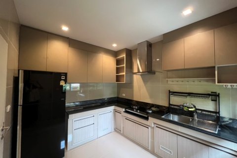 Casa de 3 dormitorios en Bangkok, Tailandia № 65597 - foto 8