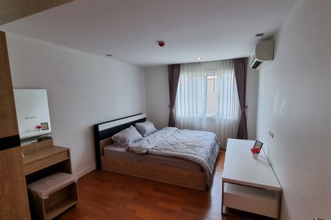 Condominio de 2 dormitorios en Watthana, Bangkok, Tailandia № 200771 - foto 6