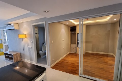 Condominio de 2 dormitorios en Watthana, Bangkok, Tailandia № 200771 - foto 21