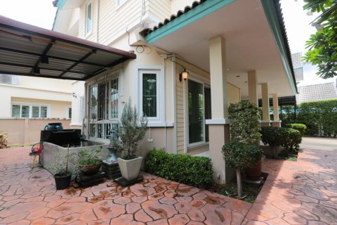Casa de 3 dormitorios en Chiang Mai, Tailandia № 205509 - foto 15