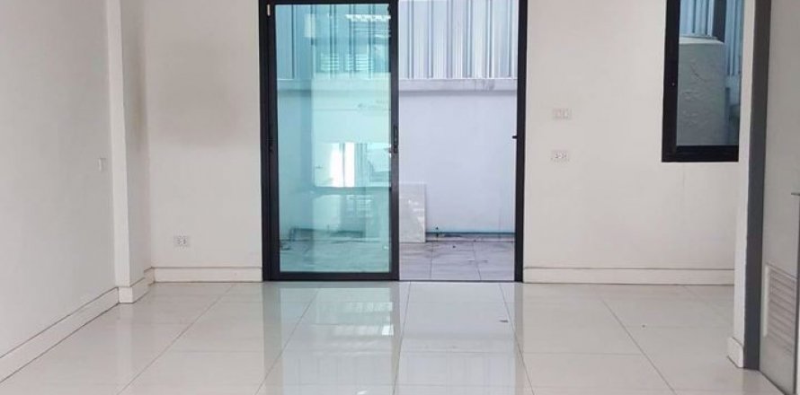 House in Wang Thonglang, Bangkok, Thailand 3 bedrooms № 48160
