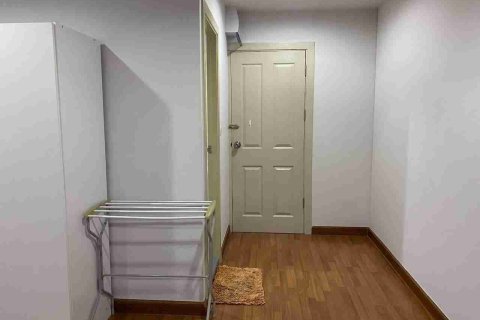 Condominio de 1 dormitorio en Bangkok, Tailandia № 208660 - foto 4
