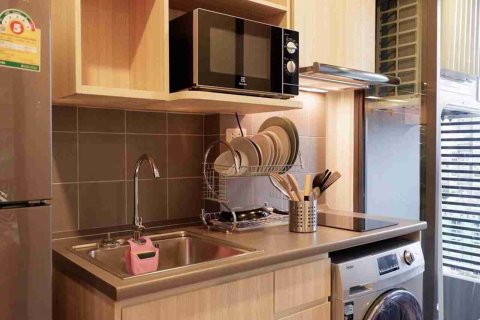 Condominio de 1 dormitorio en Bangkok, Tailandia № 208662 - foto 11