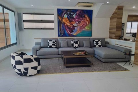 Chalet de 4 dormitorios en Kathu, Tailandia № 114138 - foto 3