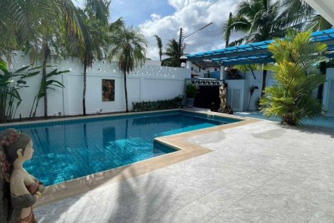 Chalet de 4 dormitorios en Kathu, Tailandia № 114138 - foto 2