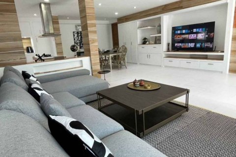 Chalet de 4 dormitorios en Kathu, Tailandia № 114138 - foto 6