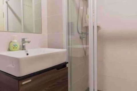Condominio de 2 dormitorios en Bang Khen, Bangkok, Tailandia № 61870 - foto 14
