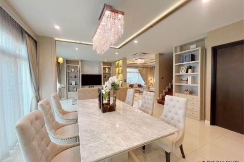 Haus in Bangkok, Thailand 5 Schlafzimmer № 190401