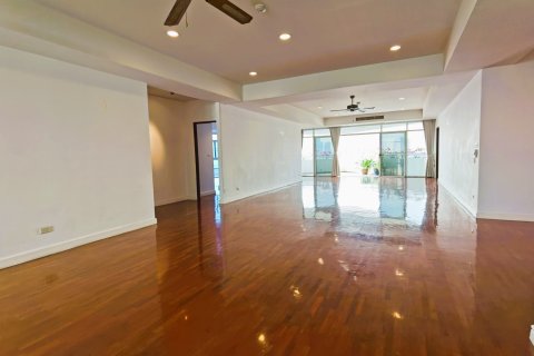 Condominio de 4 dormitorios en Bangkok, Tailandia № 181060 - foto 4