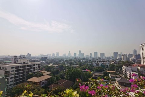 Condominio de 4 dormitorios en Bangkok, Tailandia № 181060 - foto 2