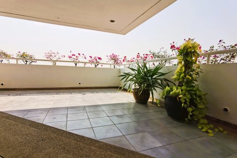Condominio de 4 dormitorios en Bangkok, Tailandia № 181060 - foto 5
